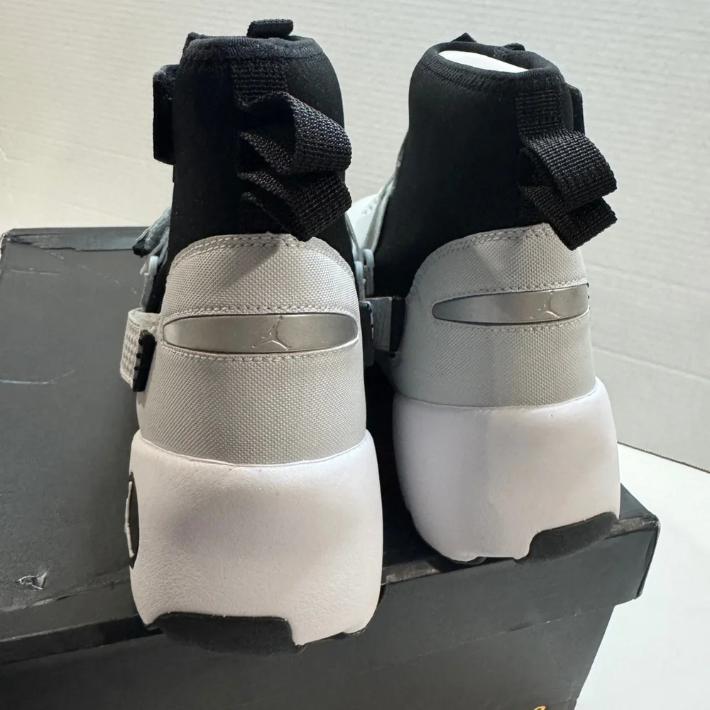 Jordan Men’s 12 Trunner LX High. New in Box. Pure Platinum colorway. - Picture 3 of 5